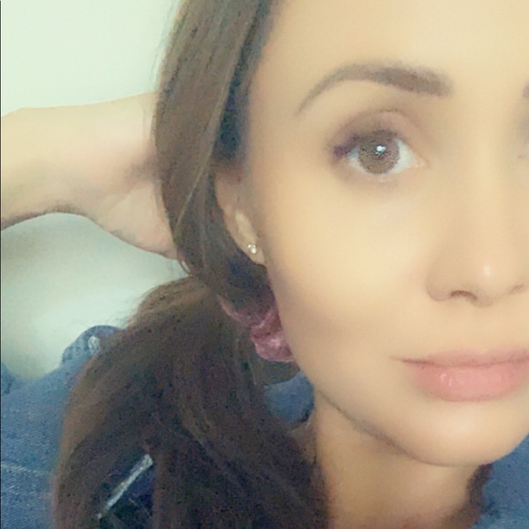 Meet your Posher, Nicholette - Picture 1 of 1